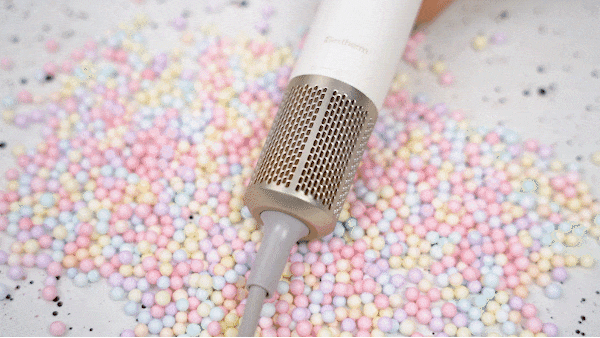 吹风机就不配有一头秀发了?新葡京娱乐用不起好几千的(图3) 吹风机就不配有一头秀发了?新葡京娱乐用不起好几千的(图3)