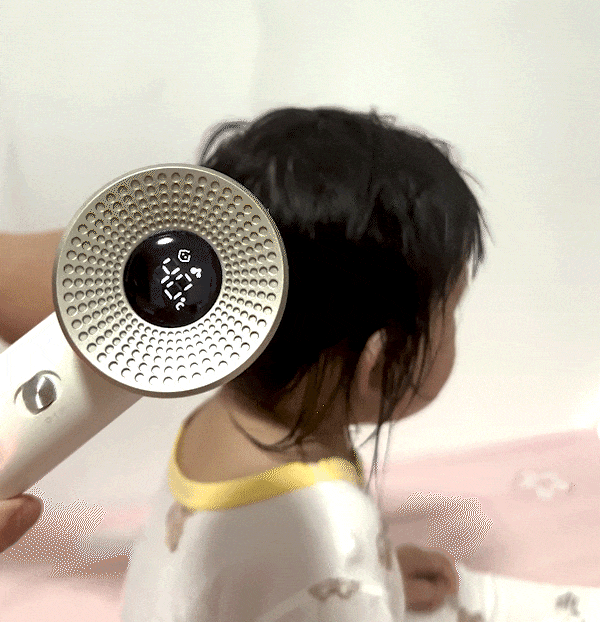 吹风机就不配有一头秀发了?新葡京娱乐用不起好几千的(图7) 吹风机就不配有一头秀发了?新葡京娱乐用不起好几千的(图7)
